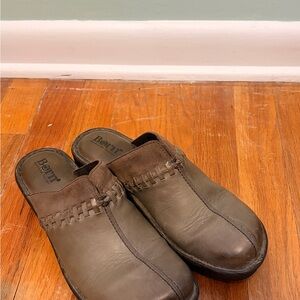 Women’s Born Leather Clog Slip On Size 8